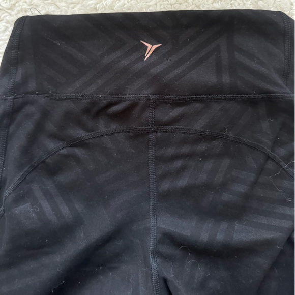 Black Old Navy Workout Leggings - Picture 4 of 5